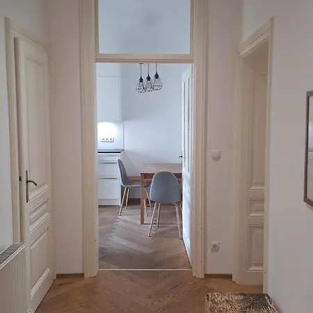 - 3 Bedroom * Инсбрук